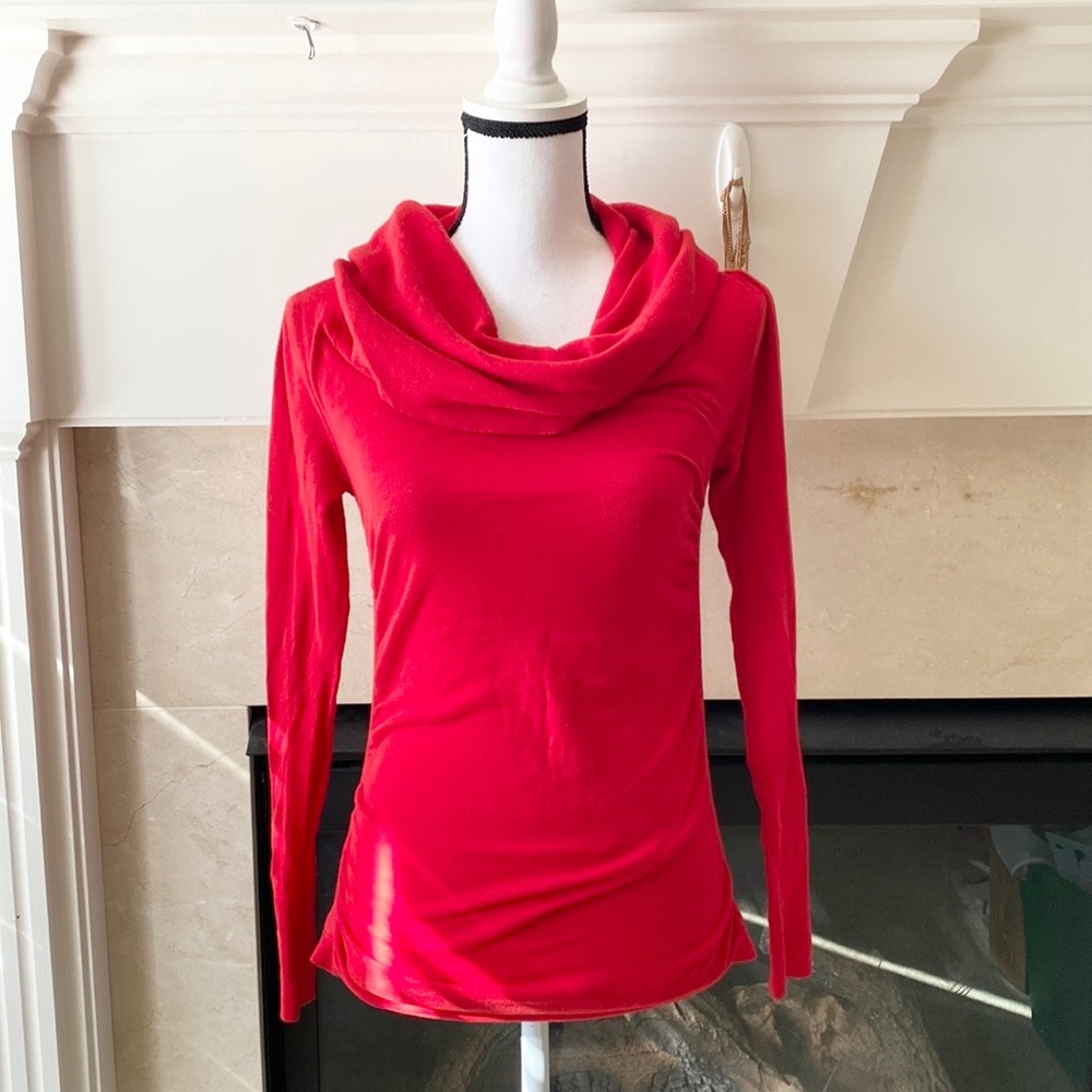 Cowl neck long sleeves top